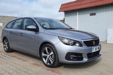 Tylko 22 Tys km 1 Rej 8/2020 Benzyna 130 Koni WLKP